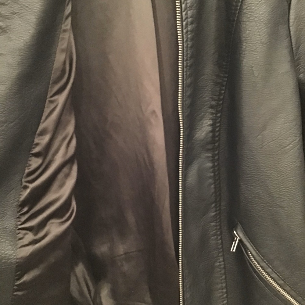 Torrid Faux Leather Moto Jacket Women Plus Size 2X Black Good Quilted Biker - Picture 15 of 16